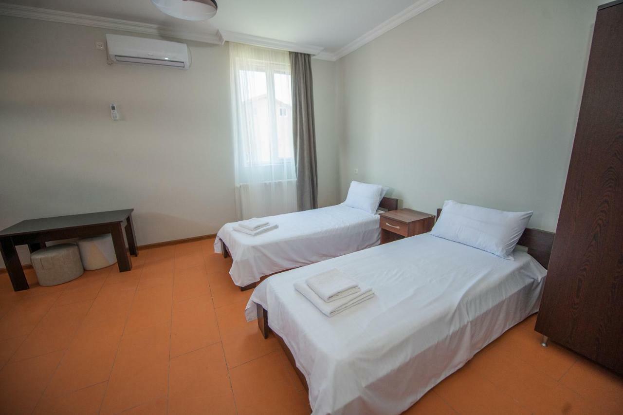 Hotel Cosmos Batoumi Extérieur photo