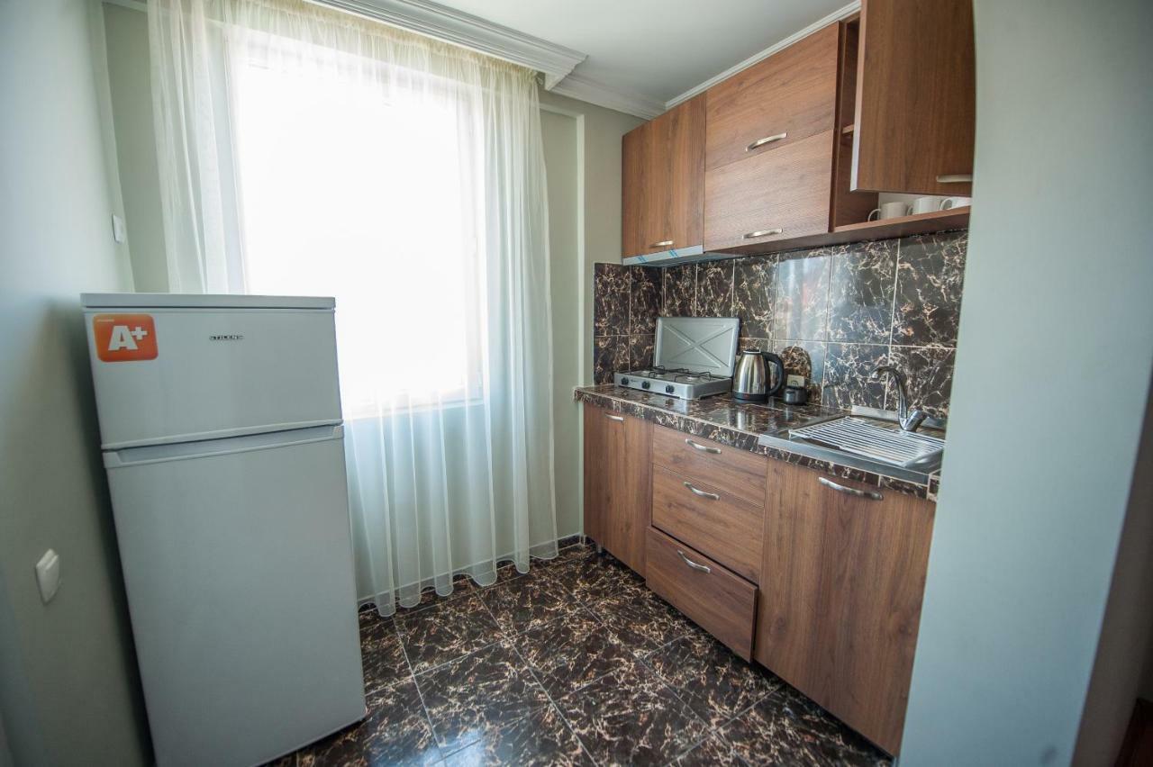 Hotel Cosmos Batoumi Extérieur photo