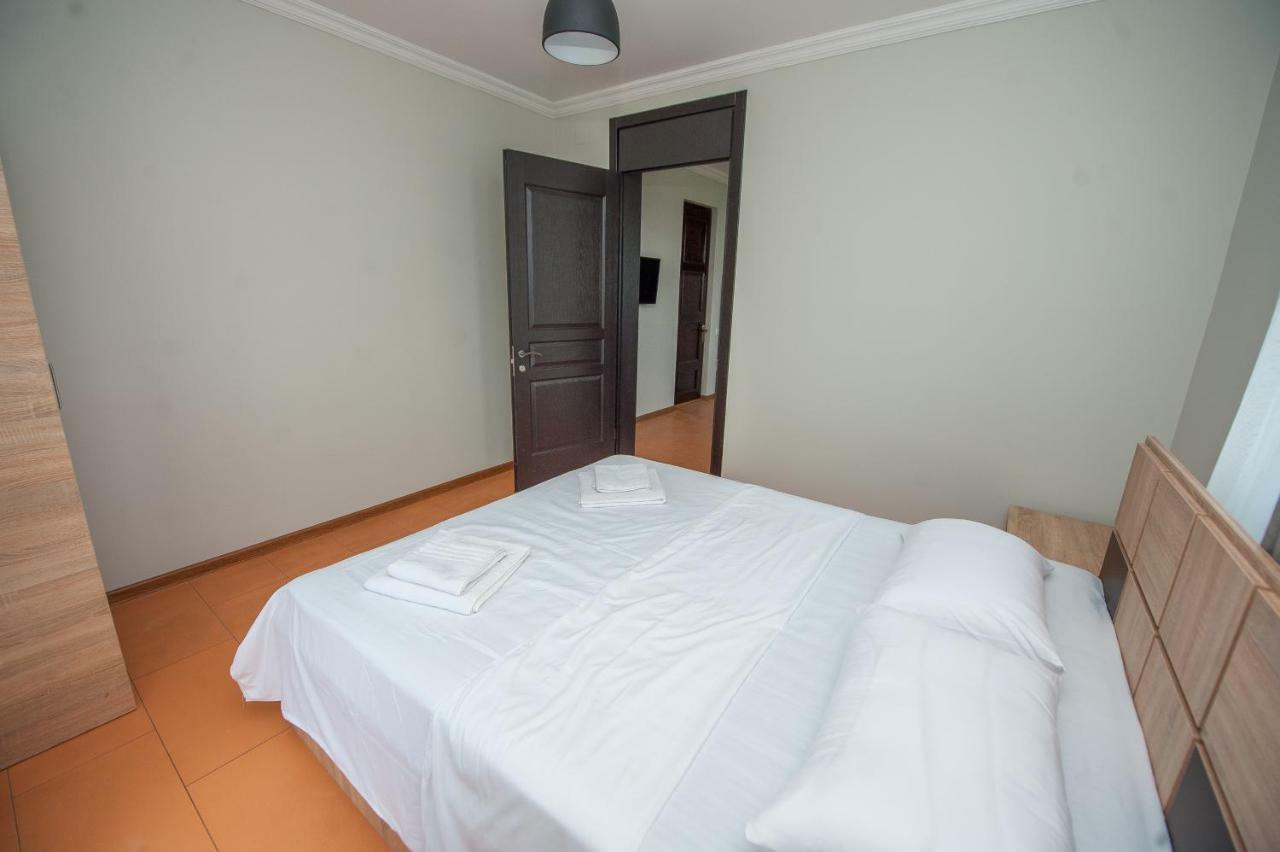 Hotel Cosmos Batoumi Extérieur photo