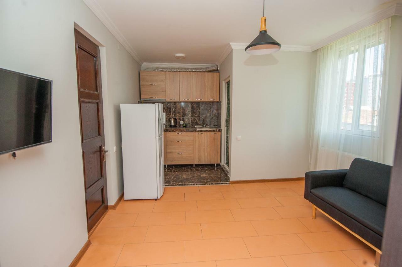 Hotel Cosmos Batoumi Extérieur photo