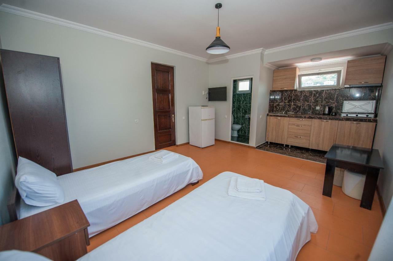 Hotel Cosmos Batoumi Extérieur photo