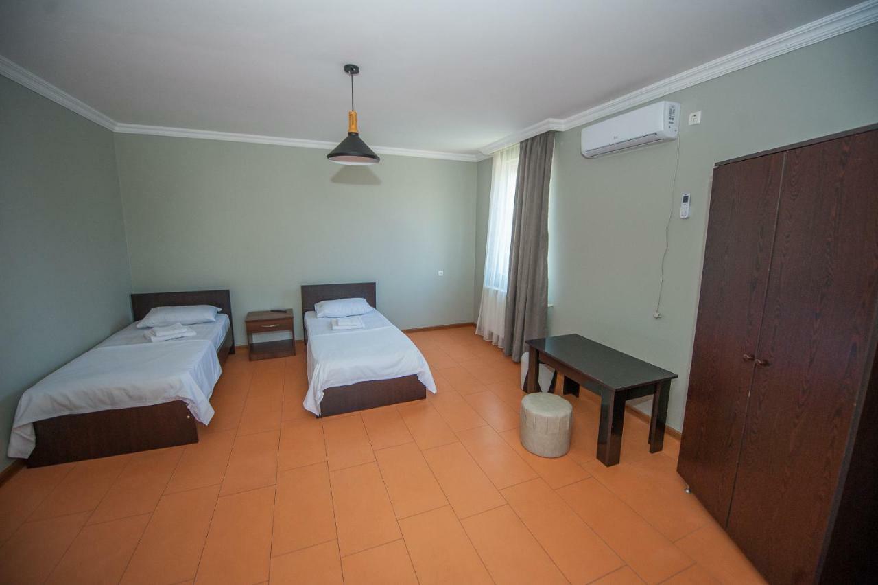 Hotel Cosmos Batoumi Extérieur photo