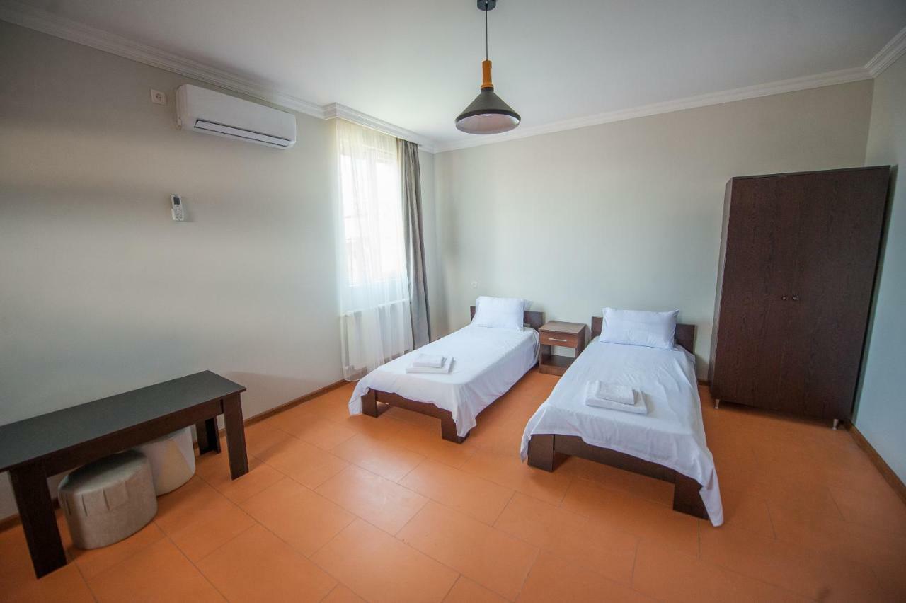Hotel Cosmos Batoumi Extérieur photo