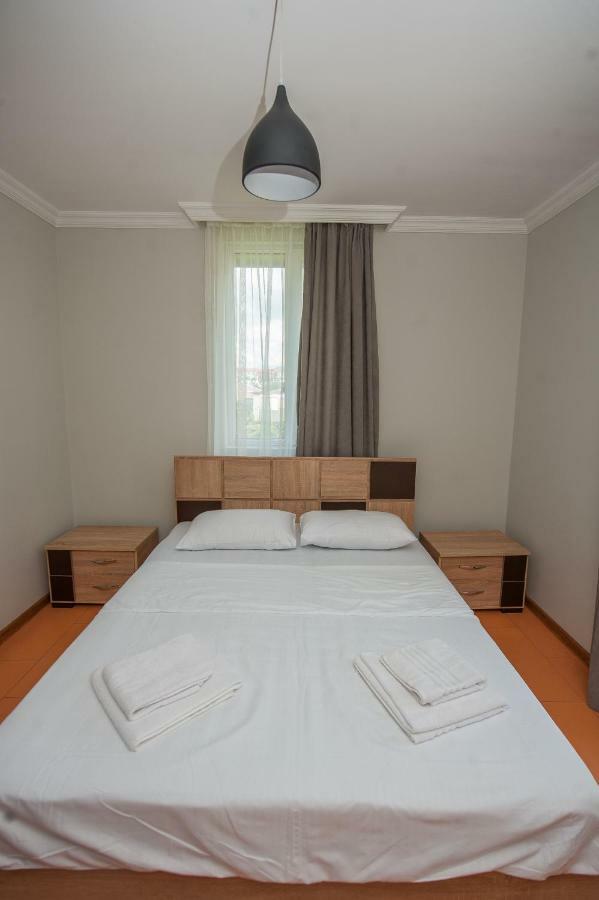 Hotel Cosmos Batoumi Extérieur photo